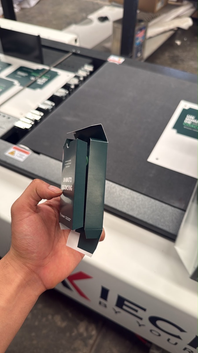 Dummy de caja armado a mano para aprobación antes de la producción