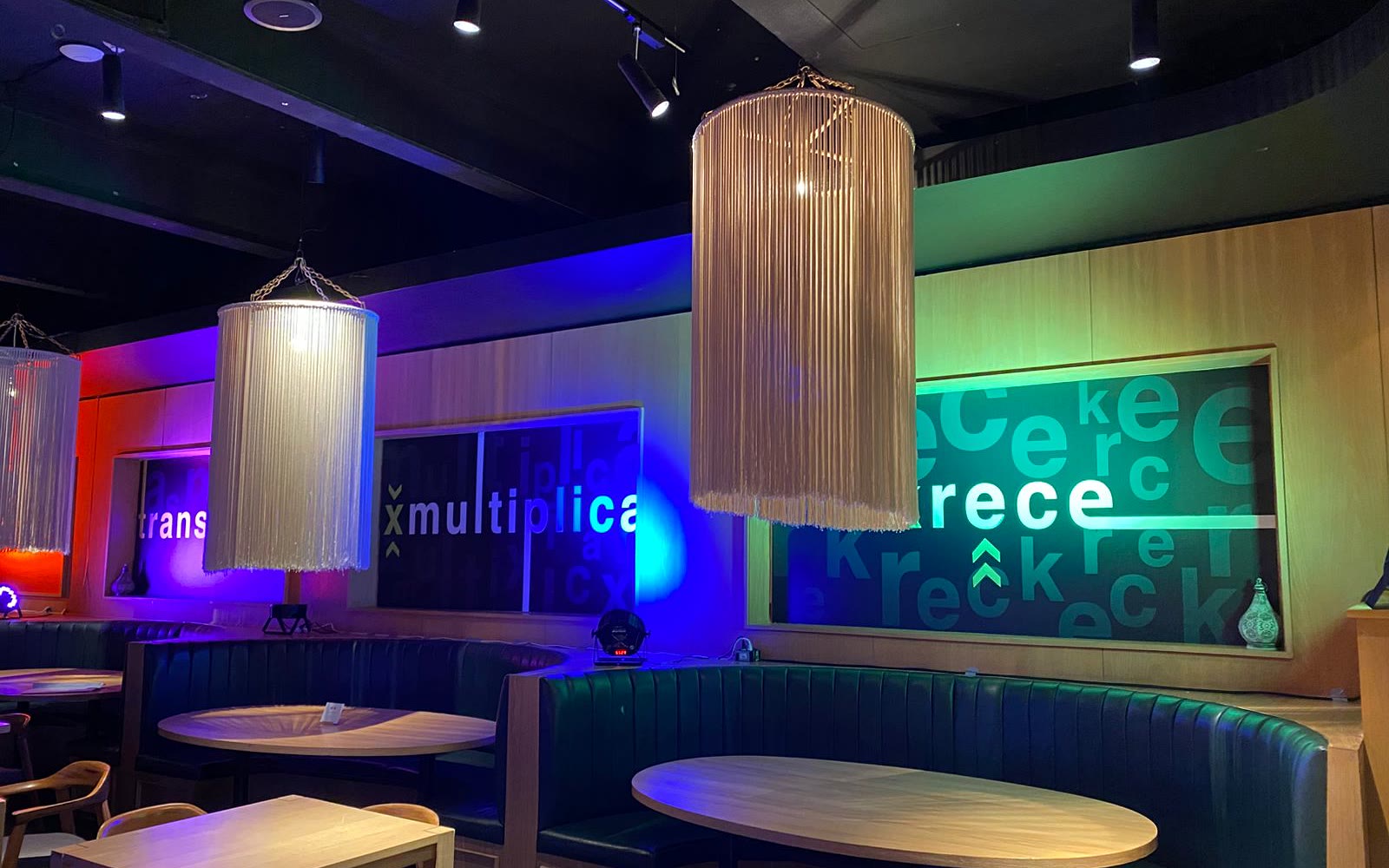 Murales tipograficos en foamboard para ambientacion corporativa
